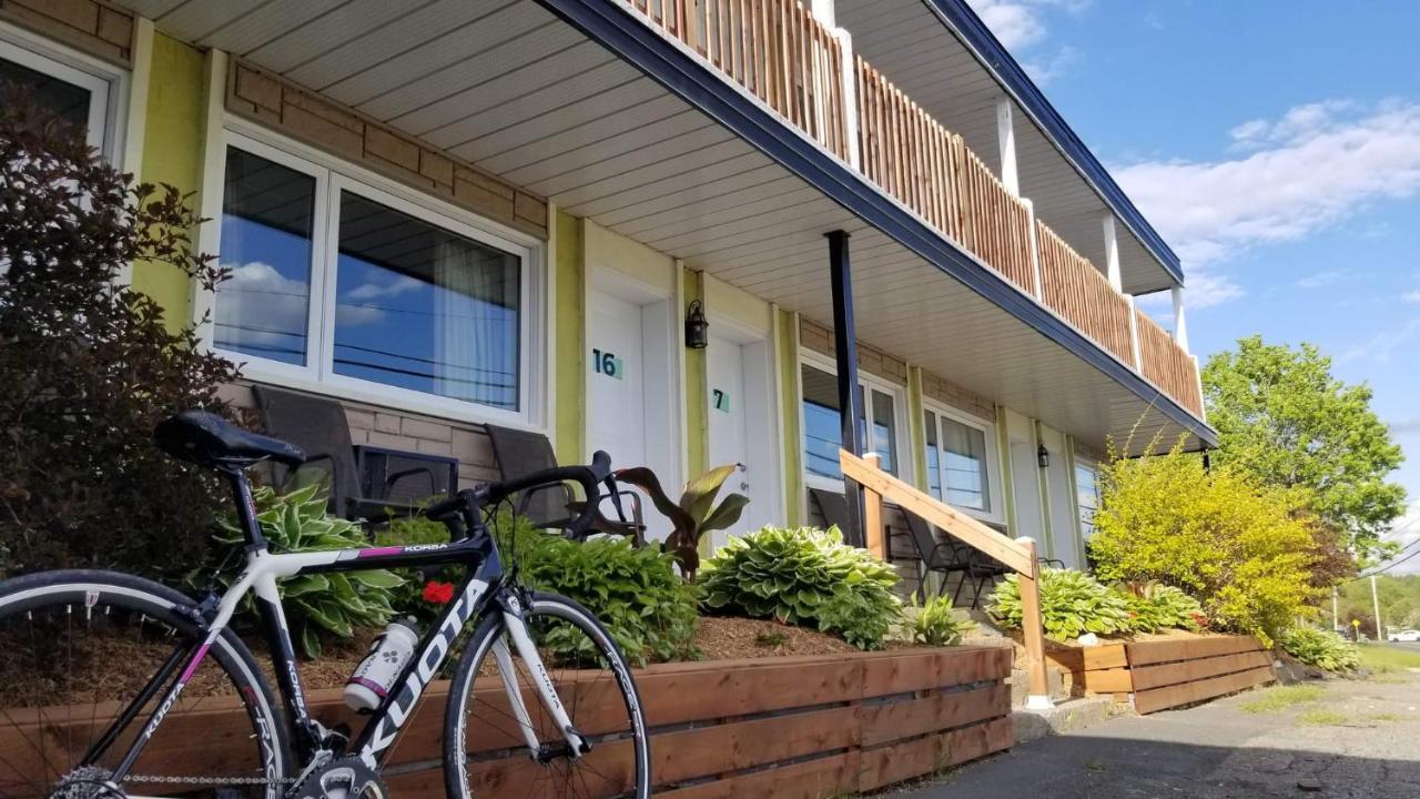 Auberge Happy Logis Lac-Etchemin Екстериор снимка