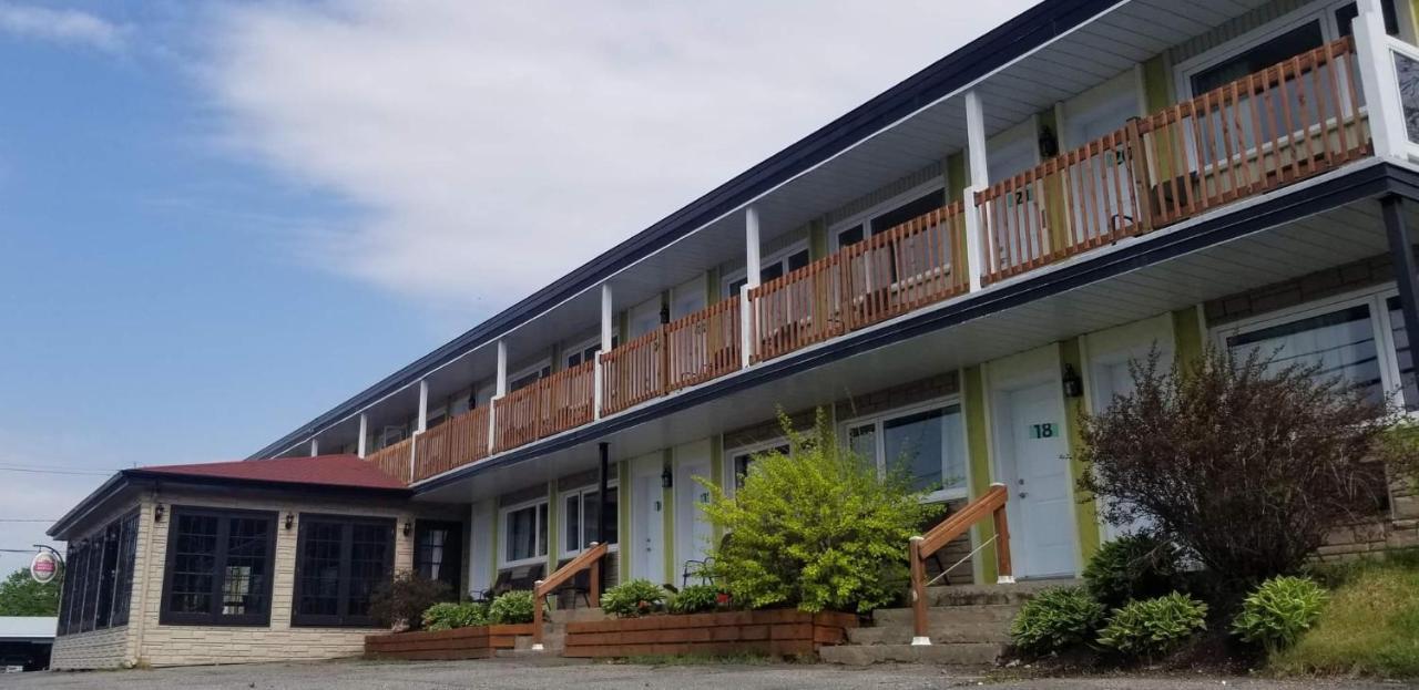 Auberge Happy Logis Lac-Etchemin Екстериор снимка
