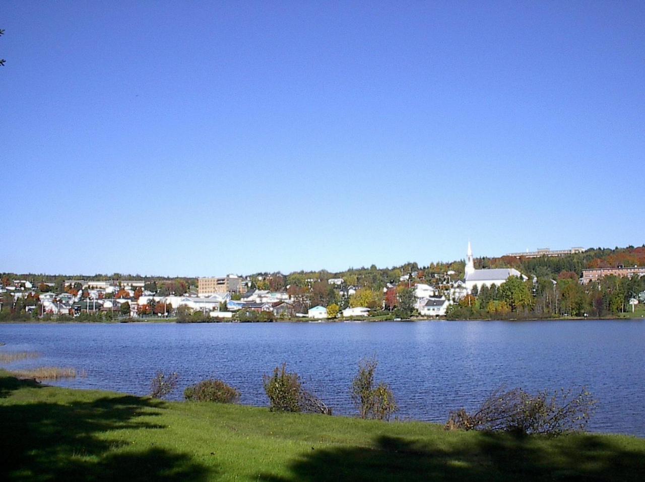 Auberge Happy Logis Lac-Etchemin Екстериор снимка